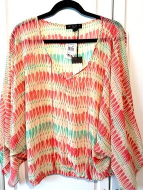 NWOT Sanctuary Coral and Teal Printed Dolman Blouse Size Small